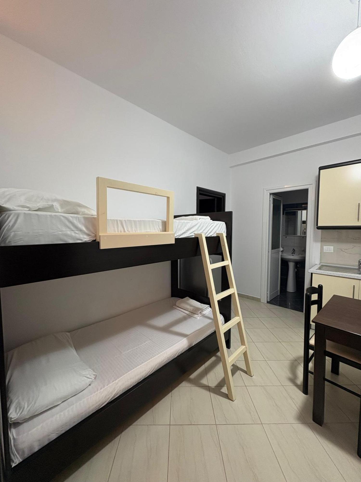 Xhonis Apartments Ksamil Exterior foto