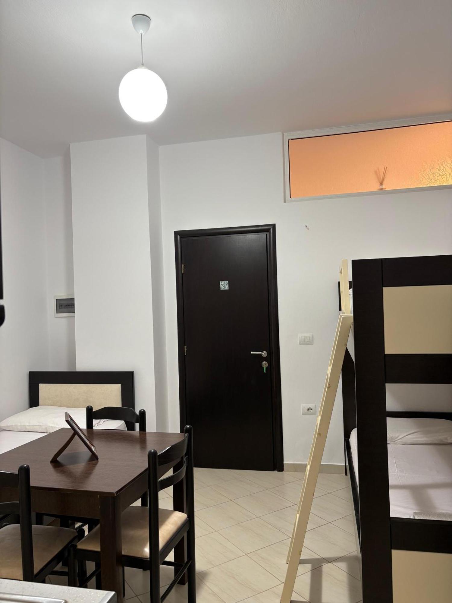 Xhonis Apartments Ksamil Exterior foto